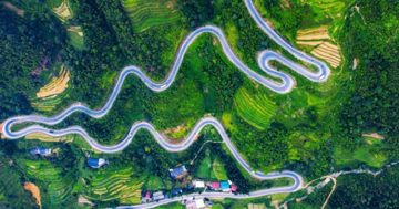 Cung đèo hiểm trở bậc nhất Việt Nam, được xây dựng bởi 1.300 thanh niên xung phong cùng hơn 1.000 dân công thuộc 16 dân tộc