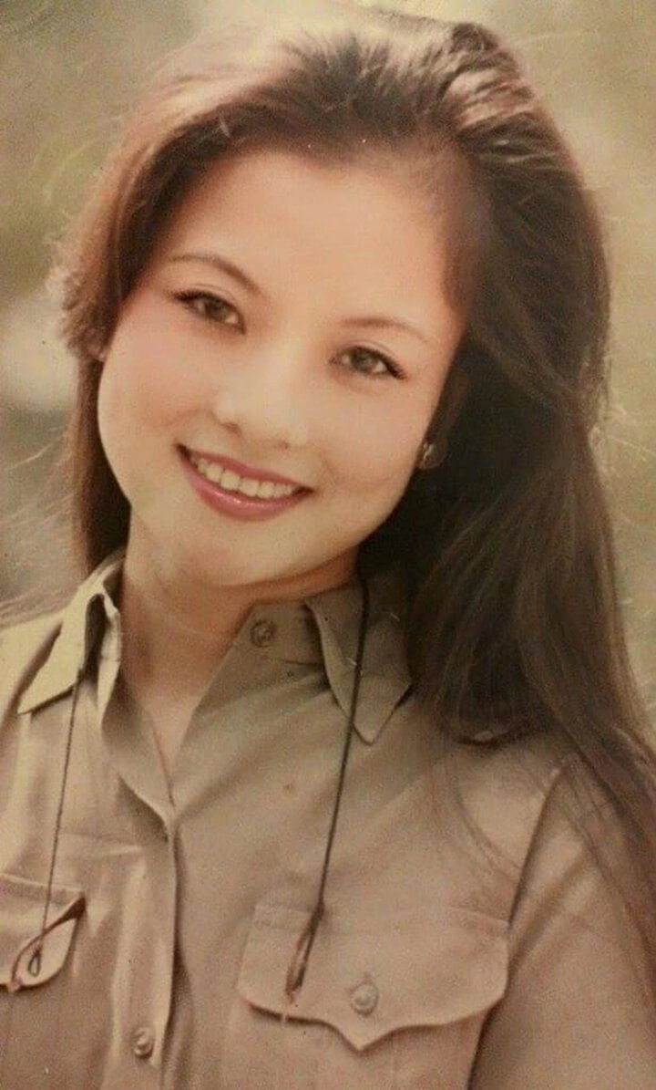 Nữ NSND mang quân hàm Đại tá từng lọt top 10 ‘Người đẹp Hà Nội’, có chồng là ‘nam thần’ điện ảnh phía Bắc - ảnh 1