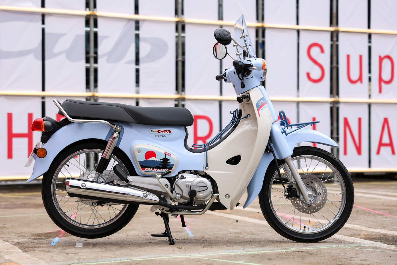 honda-super-cub-fujisan-6.jpg
