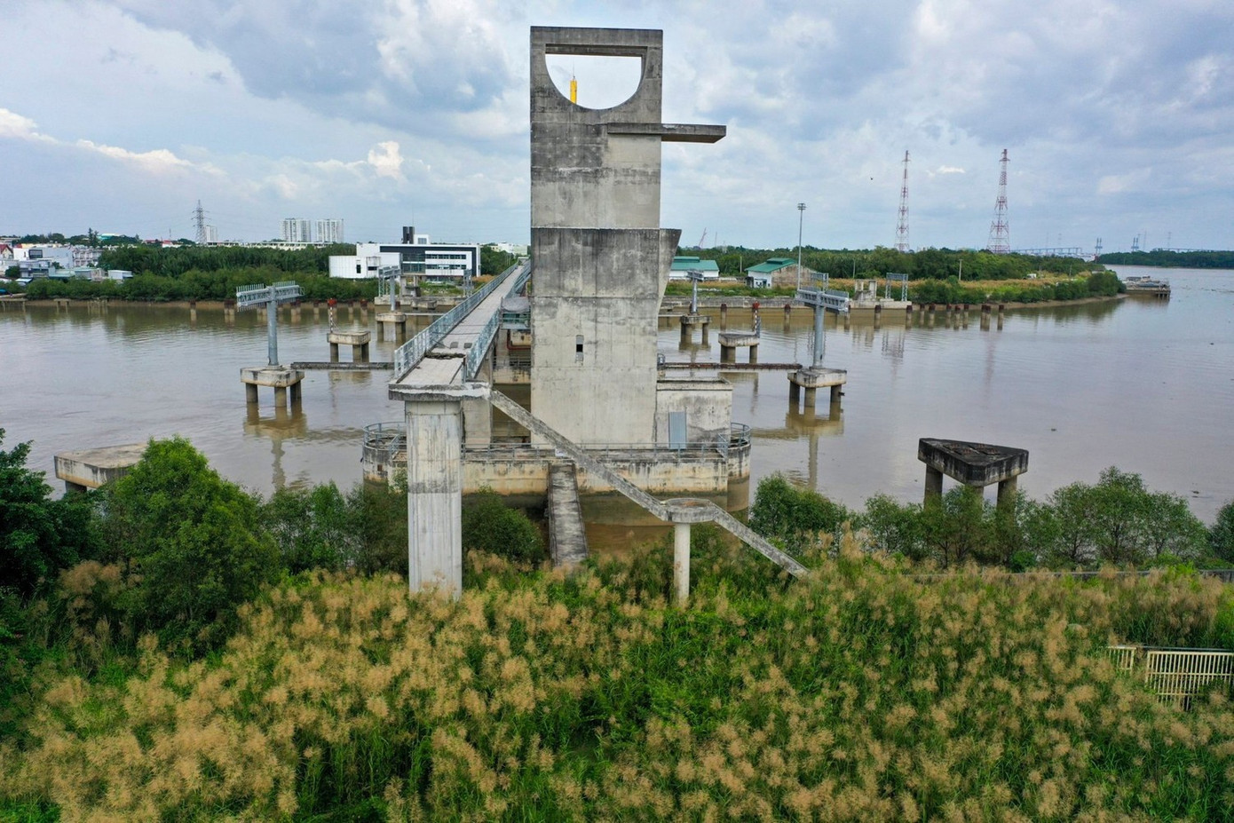 Một cống ngăn triều thuộc dự án chống ngập 10.000 tỷ đồng ở TPHCM. image.jpg