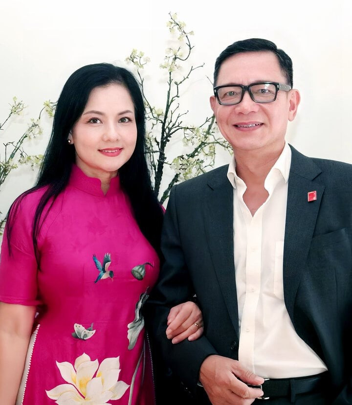 Nữ NSND mang quân hàm Đại tá từng lọt top 10 ‘Người đẹp Hà Nội’, có chồng là ‘nam thần’ điện ảnh phía Bắc - ảnh 4