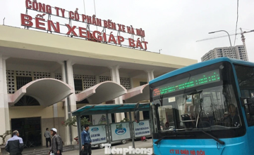 Bến xe Giáp Bát miễn phí cho xe vào đưa, đón khách