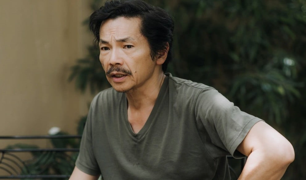 ‘Ông bố quốc dân’ từng mất 3 người thân trong một ngày, đi bộ 400km tìm cha: Cuộc sống U70 viên mãn, hạnh phúc với 'fan hâm mộ' kém 10 tuổi - ảnh 2