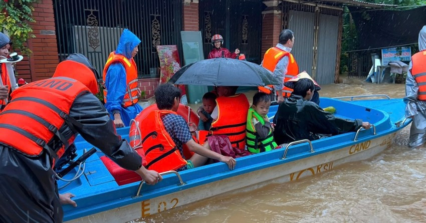 Mưa tại Huế vượt mức lịch sử, cao nhất từng ghi nhận ở Việt Nam - ảnh 3