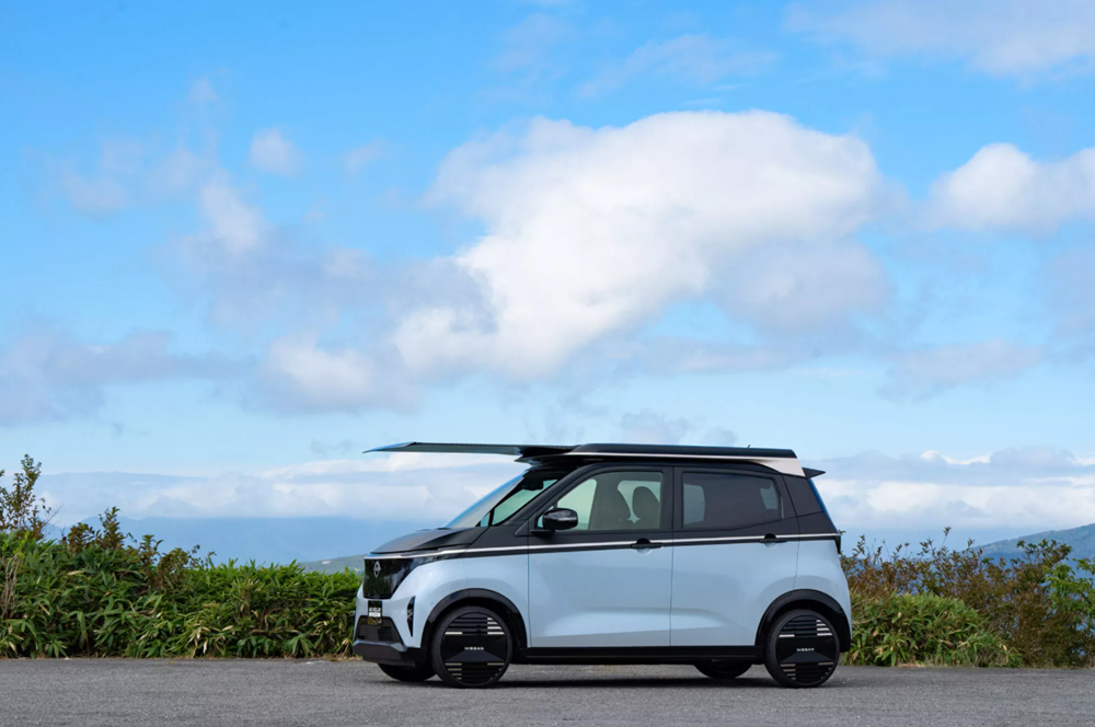 Hãng xe Nhật Bản tung mẫu xe điện có thể tự sạc nhờ ánh nắng mặt trời, chạy thêm tới 3.000km - ảnh 1