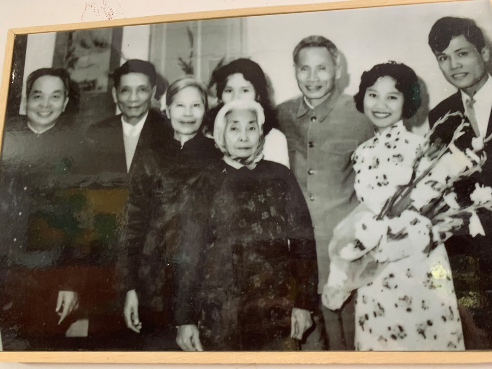 Nhà văn duy nhất của Việt Nam có 3 người con rể đều mang hàm tướng, từng đảm nhận nhiều chức vụ quan trọng - ảnh 3