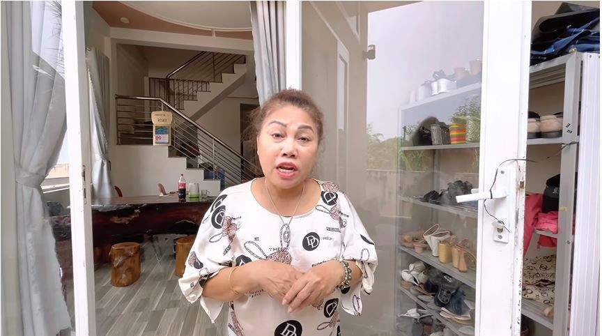 Nữ ca sĩ vỡ nợ hàng chục tỷ về quê nuôi heo, nay gặp biến cố sức khỏe, bị khó thở phải đi cấp cứu - ảnh 4