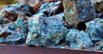 Phát hiện mỏ đất hiếm trị giá 62 tỷ USD, Mỹ - Trung ráo riết tranh giành