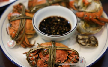 'Vàng ròng dưới đáy hồ' đang tan chảy: Loài động vật quý hiếm của Trung Quốc đang 'kiệt sức' trong mùa hè nóng nhất 64 năm