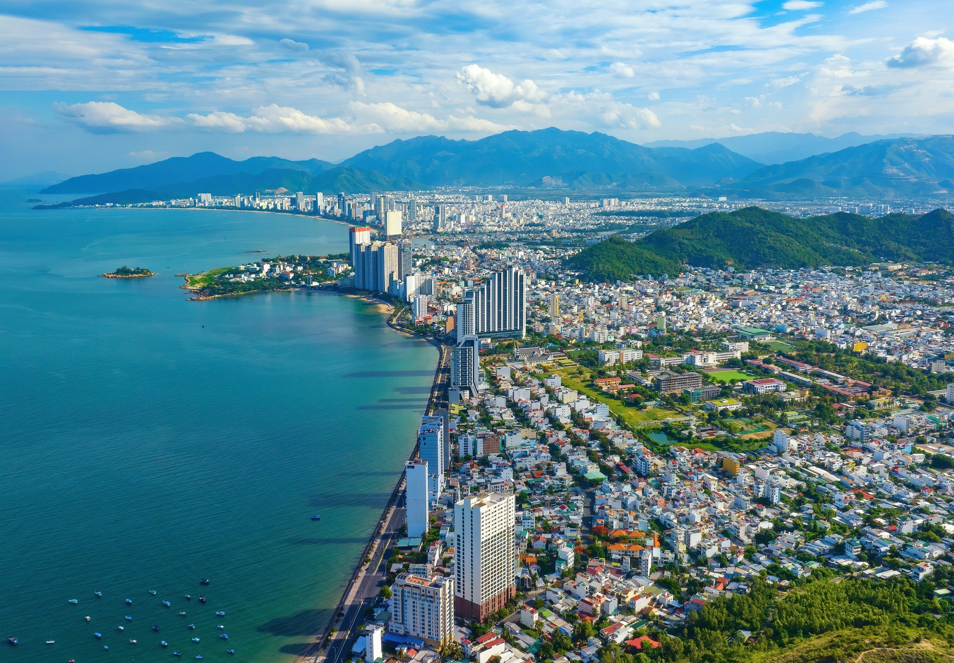 Tỉnh có đường bờ biển dài nhất Việt Nam muốn làm tuyến đường 10.000 tỷ kết nối sân bay lớn thứ 2 miền Trung với KKT trọng điểm- Ảnh 2.