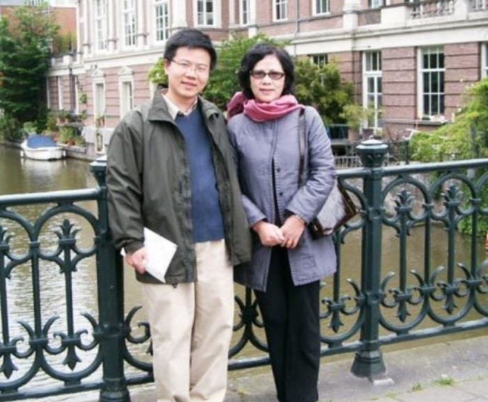 Gia thế hiếm có của người Việt đầu tiên giành 'Nobel Toán học': Bố mẹ là Giáo sư, Tiến sĩ có tiếng, ông ngoại mở trường tư đầu tiên ở Hà Nội - ảnh 1