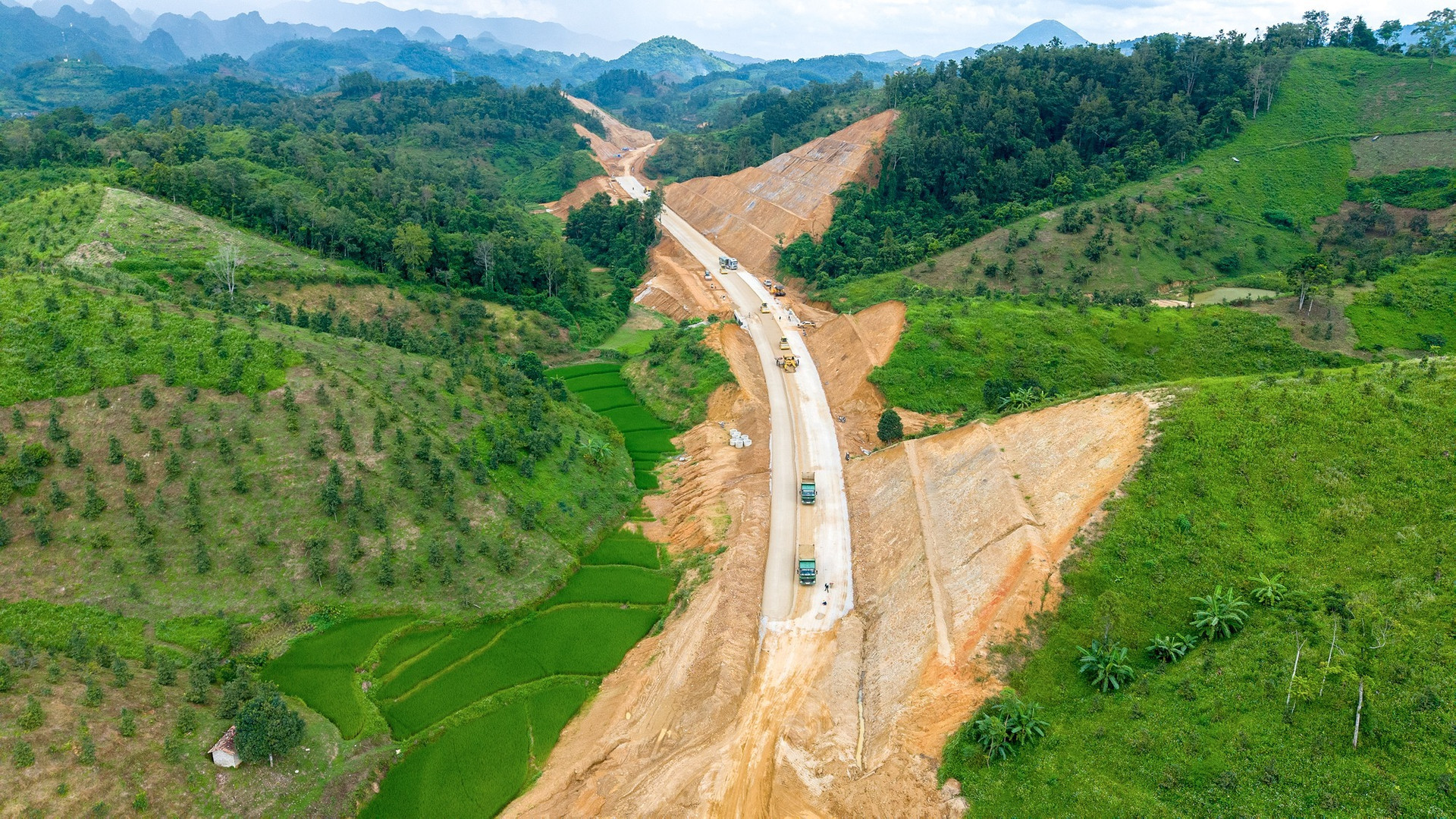 3 cao tốc ở miền Bắc có bóng dáng Tập đoàn Đèo Cả nguy cơ ‘vỡ kế hoạch’: Bộ Xây dựng chỉ đạo nóng- Ảnh 2.