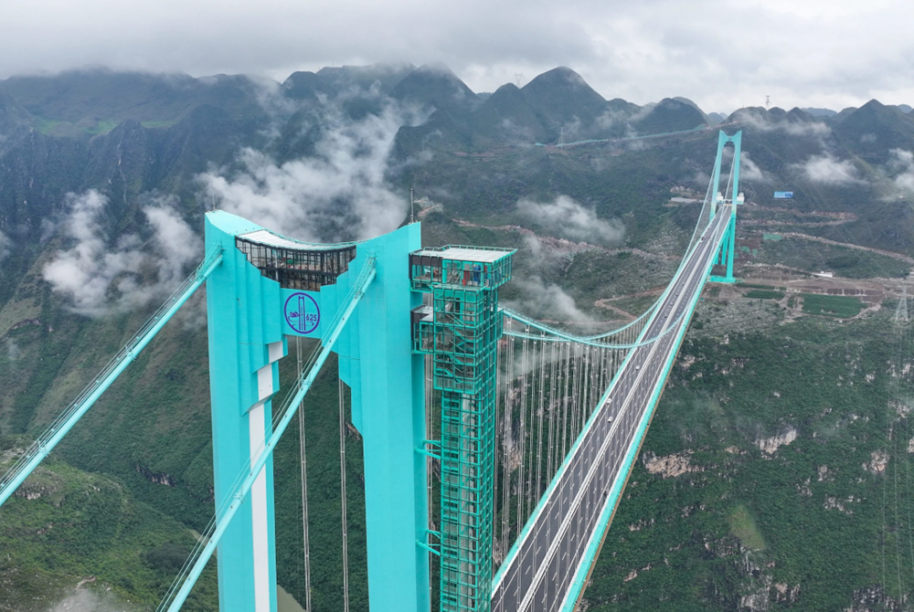 Chính thức thông xe cây cầu 7.413 tỷ đồng cao nhất thế giới - ảnh 3