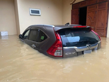 Xe cơ giới thiệt hại nặng nề sau bão số 10, bảo hiểm đối diện áp lực bồi thường lớn