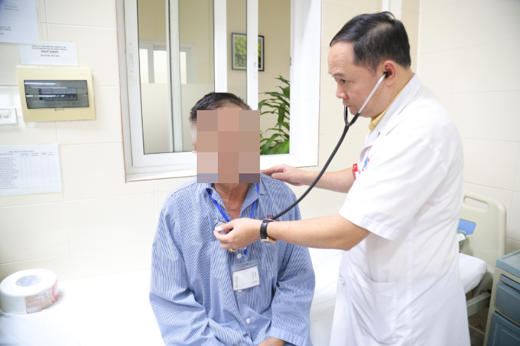 Bác sĩ Bệnh viện K tiết lộ những dấu hiệu 'ngầm' của ung thư phổi - ảnh 1