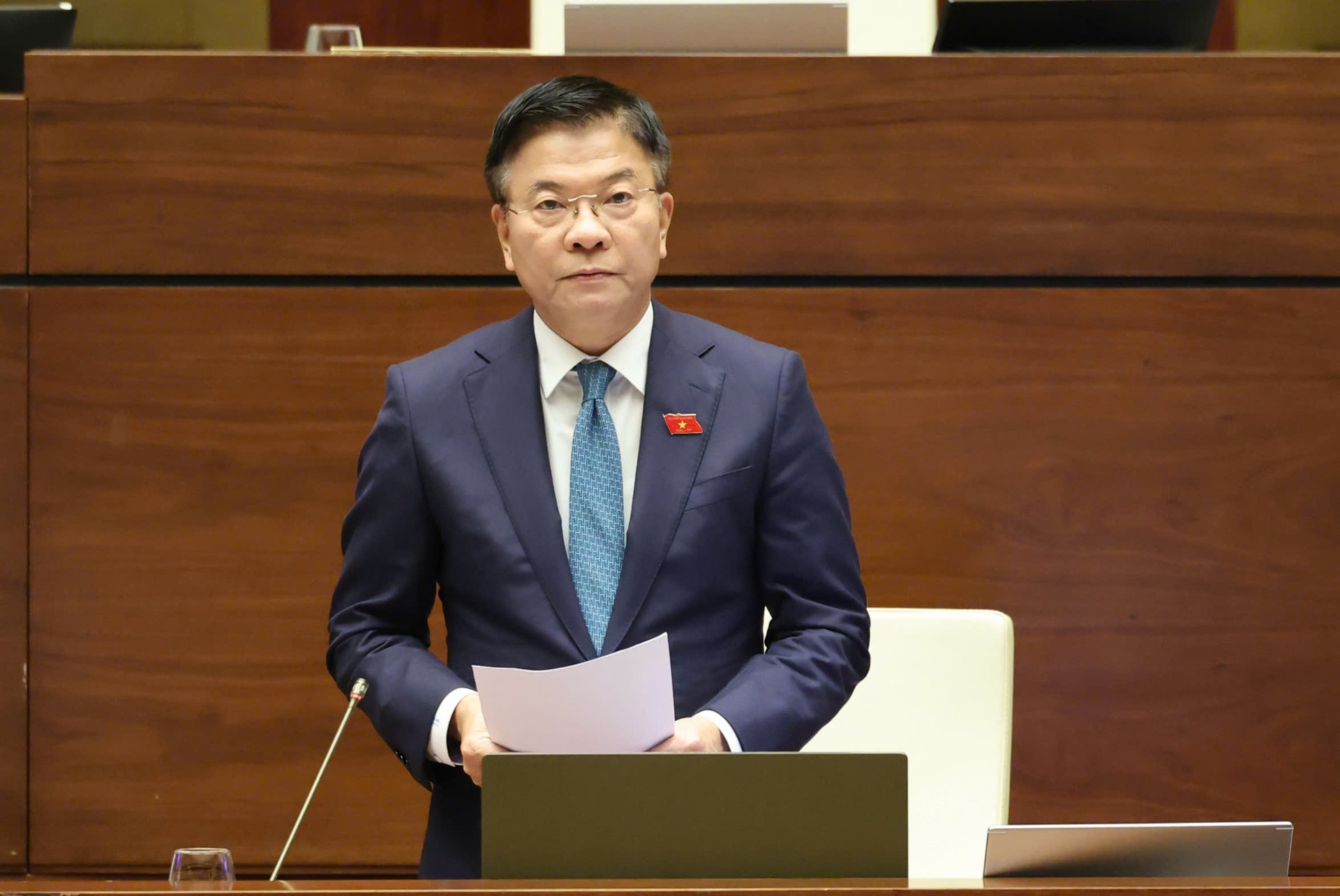 Phó Thủ tướng Lê Thành Long: Nợ công thấp hơn nhiều giới hạn quy định; chi đầu tư phát triển sẽ chiếm 40%- Ảnh 2.