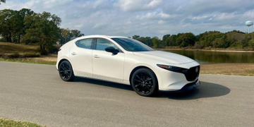 Trải qua bài học nhớ đời, chủ xe Mazda3 tại Hà Nội vạch trần kẻ 'hút máu' ắc quy do chính mình rước về