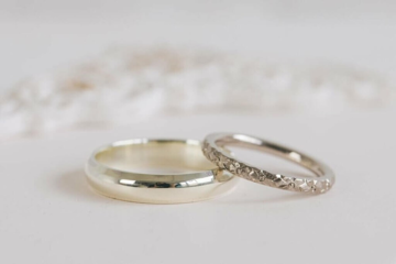 Vàng trắng có phải là vàng?