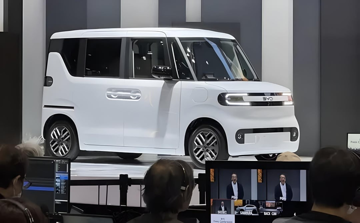 Xe điện mini Trung Quốc giá 430 triệu, chạy 180 km/lần sạc, thách thức Nissan và Mitsubishi ngay trên sân nhà