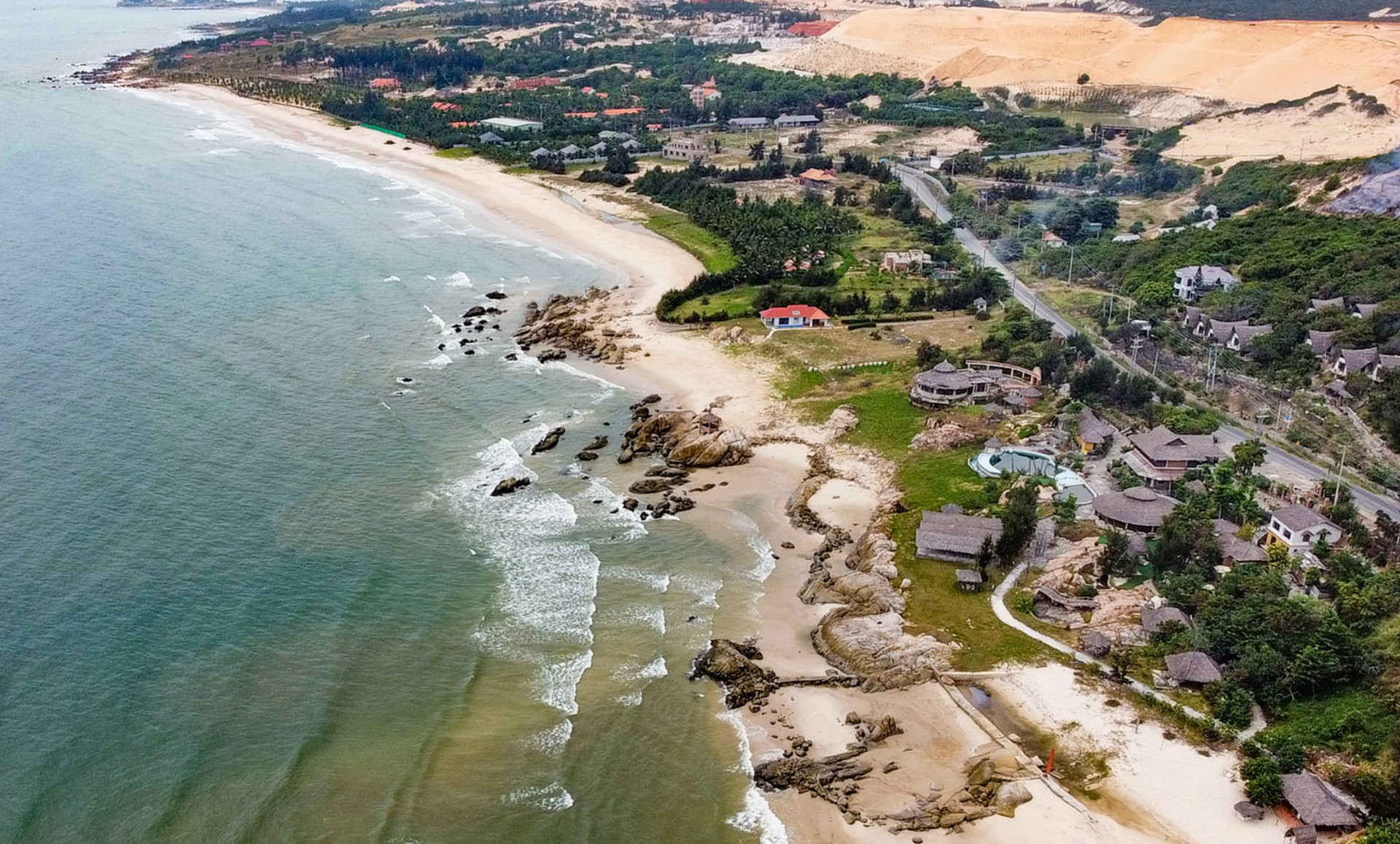 Khu vực Hàm Tiến, Mũi Né. Nguồn ảnh: Internet Khu vực Hàm Tiến, Mũi Né. Nguồn ảnh: Internet