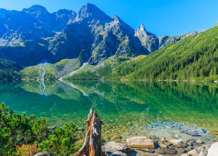 Thủ đô duy nhất nằm trên biên giới 3 quốc gia, được mệnh danh là 'Detroit của châu Âu' - ảnh 6