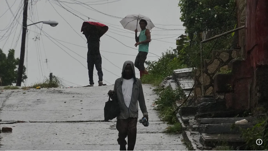 Cuba oằn mình đón bão Melissa, hơn 700.000 người ở ‘quốc gia anh em’ với Việt Nam phải sơ tán khẩn cấp - ảnh 1