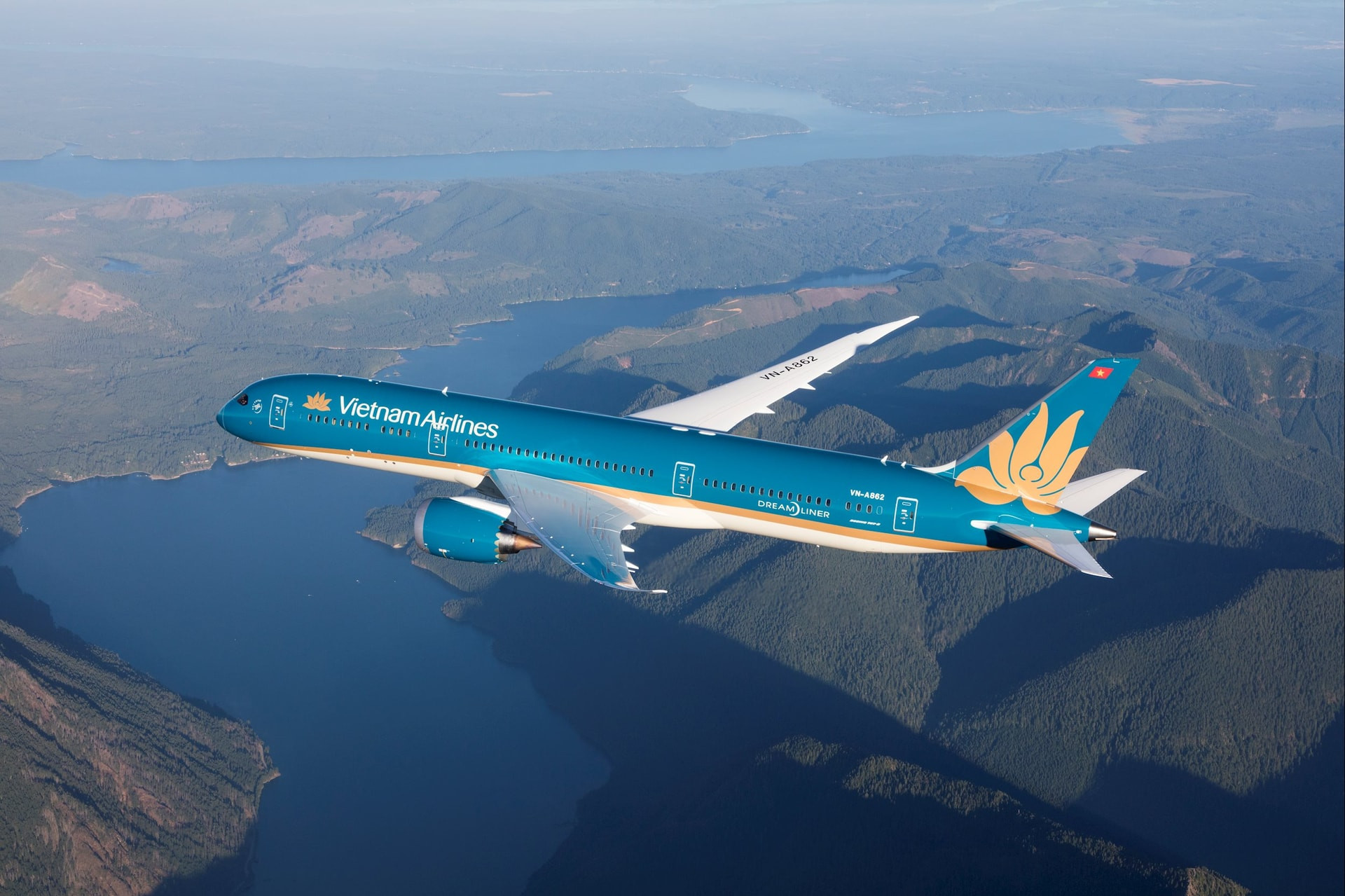 1. Vietnam Airlines bứt phá mạnh mẽ trong Quý III_2025 với sản lượng, doanh thu và lợi nhuận đều đạt và vượt kế hoạch