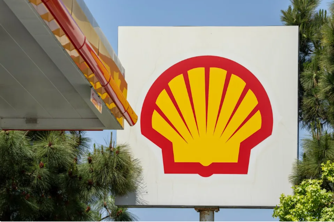Shell cạn xăng tr&ecirc;n to&agrave;n Indonesia: Dấu hiệu khủng hoảng năng lượng đầu ti&ecirc;n trong thập kỷ? - ảnh 2
