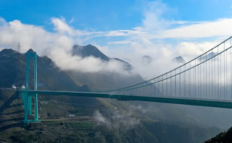 C&acirc;y cầu cao nhất thế giới vừa kh&aacute;nh th&agrave;nh 8 ng&agrave;y đ&atilde; phải đ&oacute;ng cửa khẩn cấp v&igrave; b&atilde;o Matmo - ảnh 1