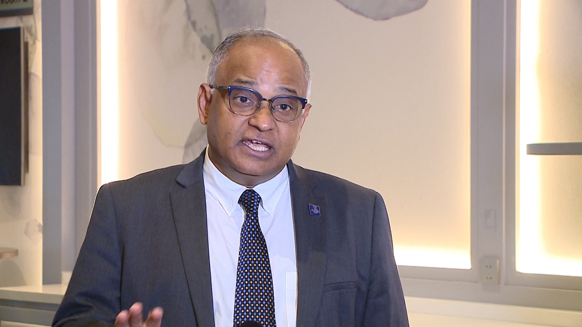 &Ocirc;ng Shantanu Chakraborty, Gi&aacute;m đốc Quốc gia Ng&acirc;n h&agrave;ng Ph&aacute;t triển ch&acirc;u &Aacute; (ADB) tại Việt Nam