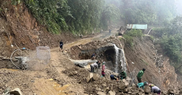 Hạ tầng đường bộ thiệt hại gần 1.000 tỷ đồng vì bão