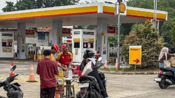 Shell cạn xăng trên toàn Indonesia: Dấu hiệu khủng hoảng năng lượng đầu tiên trong thập kỷ?