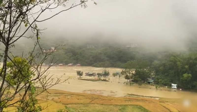 'Thác nước đẹp bậc nhất thế giới' của Việt Nam dừng đón khách du lịch - ảnh 1