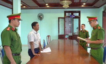 Bắt nguyên Phó Chủ tịch UBND phường sinh năm 1983