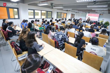 Loạt trường đại học nghìn tỷ tại Việt Nam, đâu là nơi trả lương cao nhất cho giảng viên?