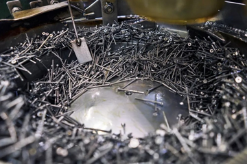 Từ chip đến ốc vít: Hai thế giới đối lập của ngành công nghiệp Đài Loan oằn mình trước bão thuế quan