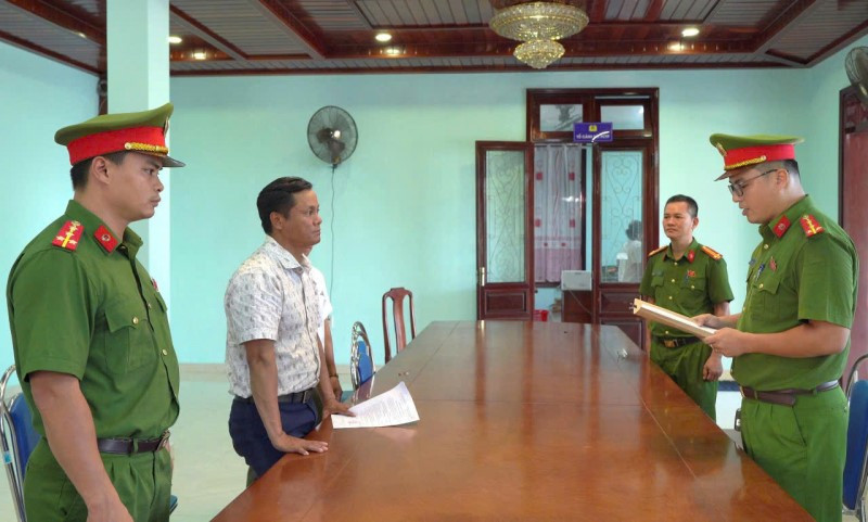 Bắt nguyên Phó Chủ tịch UBND phường sinh năm 1983 - ảnh 1