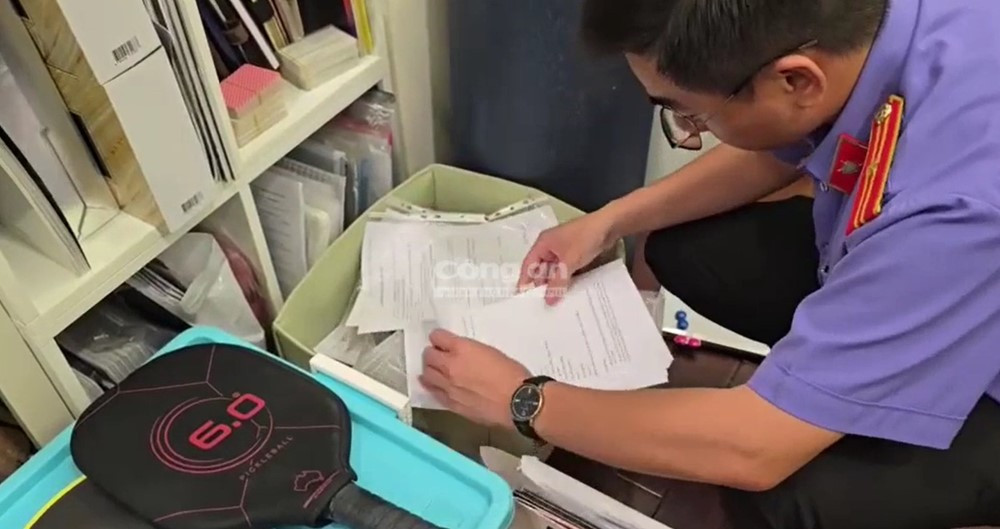 Khám xét khẩn cấp biệt thự của Trương Ngọc Ánh - ảnh 3