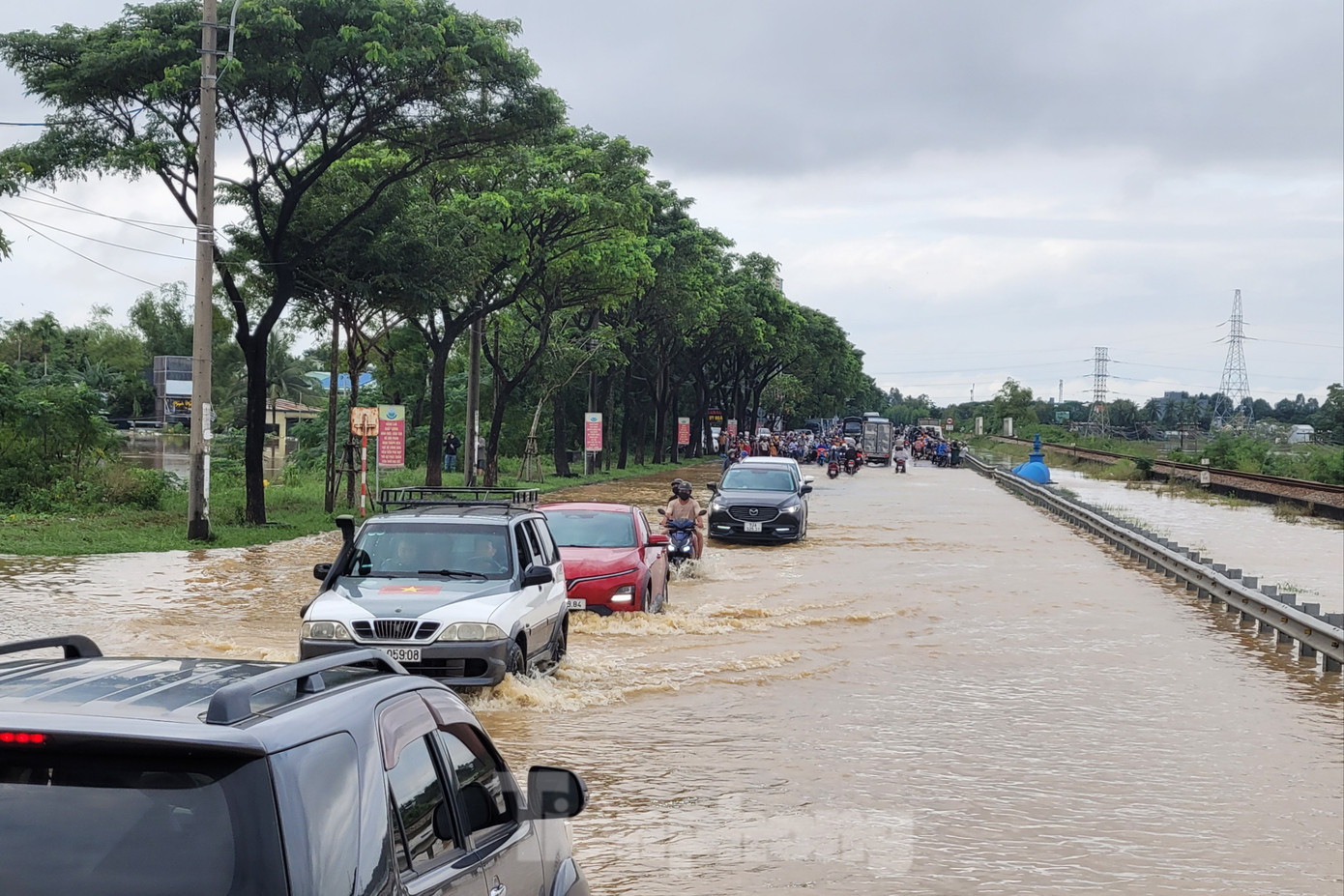 Đợt mưa lũ từ ngày 26/10 gây ảnh hưởng nghiêm trọng đến hạ tầng giao thông trên địa bàn Đà Nẵng. 20251030-095332-7111.jpg