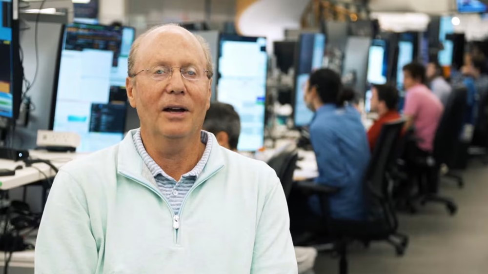 Cụ ông 69 tuổi tặng 2.600 tỷ đồng cho trường đại học, chỉ yêu cầu một điều duy nhất - ảnh 1