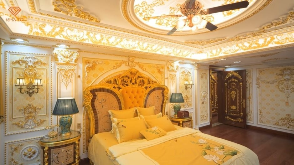 Căn biệt thự dát vàng giữa lòng Kinh Bắc: Không gian 370m2 như châu Âu thu nhỏ, giường ngủ mạ vàng như cung điện xưa- Ảnh 7. Căn biệt thự dát vàng giữa lòng Kinh Bắc: Không gian 370m2 như châu Âu thu nhỏ, giường ngủ mạ vàng như cung điện xưa- Ảnh 7.