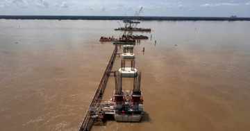 Cầu dây văng lớn thứ 2 Việt Nam, thuộc dự án 8.000 tỷ rút ngắn khoảng 80km từ miền Tây đến TP. HCM: Dần thành hình sau 1 năm khởi công