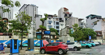 Hà Nội quyết tâm chuyển đổi xanh: Trạm sạc phải theo tiêu chuẩn chung