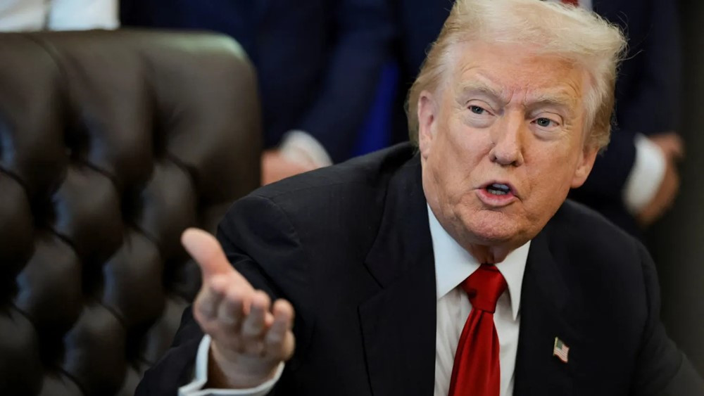 Ông Trump đòi 'cắt đứt' ObamaCare, phát tiền trợ cấp trực tiếp cho người dân - ảnh 1