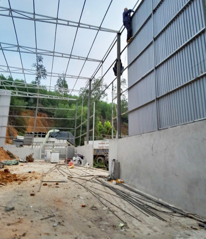 Lâu đài dát vàng gần 100 tỷ của ‘đại gia đồng nát’: Huy động hàng trăm người xây dựng, từng phải tháo dỡ 1 phần công trình trái phép- Ảnh 8.