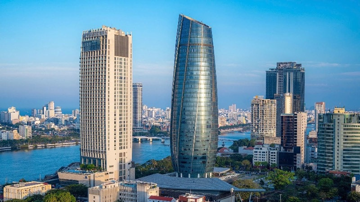 Không chỉ hút du lịch, thành phố này đang là mảnh đất hứa cho các nhà đầu tư nội-ngoại, dòng vốn đổ vào tăng cao kỷ lục