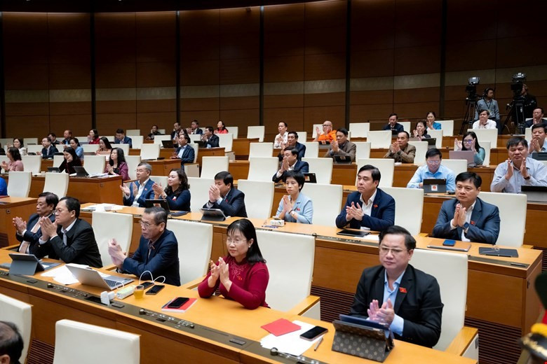 Các đại biểu Quốc hội tại kỳ họp thứ 10. Ảnh: QH 1111qh1.jpg