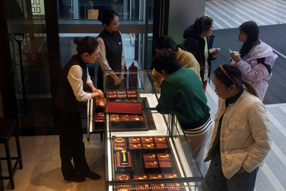 Cửa hàng vàng cổ lên cơn sốt, 1,4 tỷ dân Trung Quốc lùng mua đến vỡ trận - ảnh 3