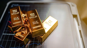 Giá vàng tăng dựng đứng, chuyên gia dự báo kịch bản khiến giới đầu tư bất ngờ