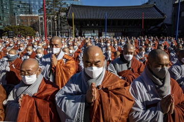 Nhà sư đâm đơn kiện chùa vì nợ lương 14 năm trời, quyết đòi hơn 12 tỷ đồng